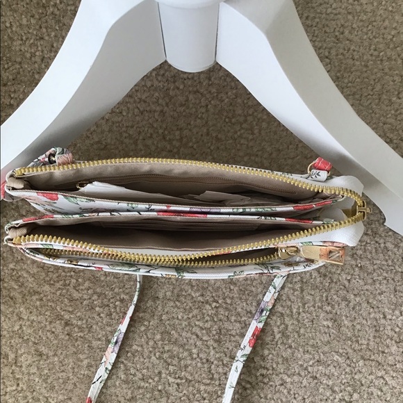 Apt. 9 Blocking Double Entry Crossbody Wallet - Picture 5 of 6